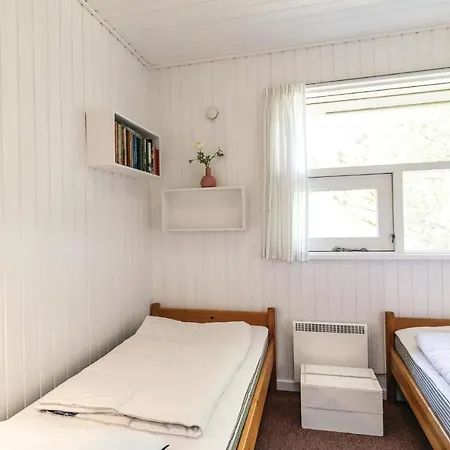 Three-bedroom In Holiday home *